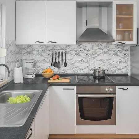 2 Bedroom Awesome In *