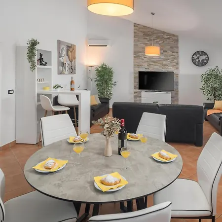 2 Bedroom Awesome In Montižana