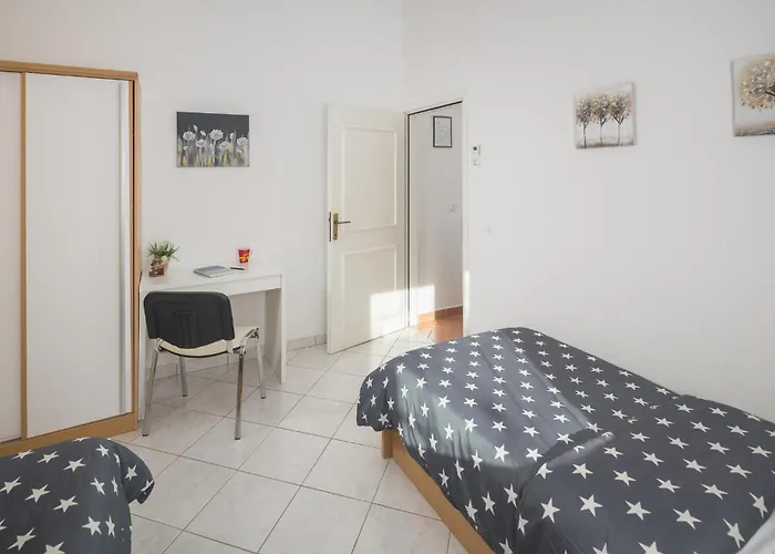 2 Bedroom Awesome In Porec Σπίτι διακοπών *