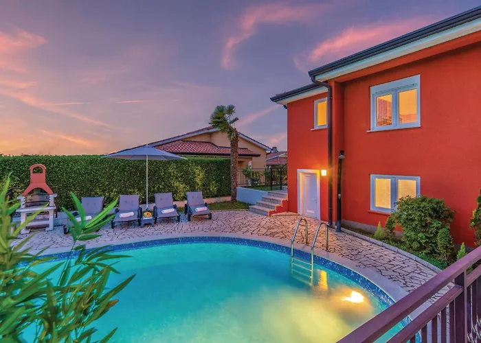 2 Bedroom Awesome In Porec * Montizana