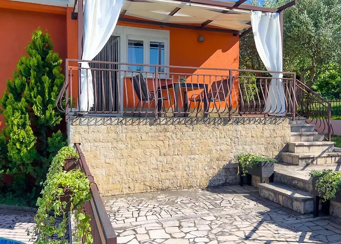 2 Bedroom Awesome In Porec * Montizana